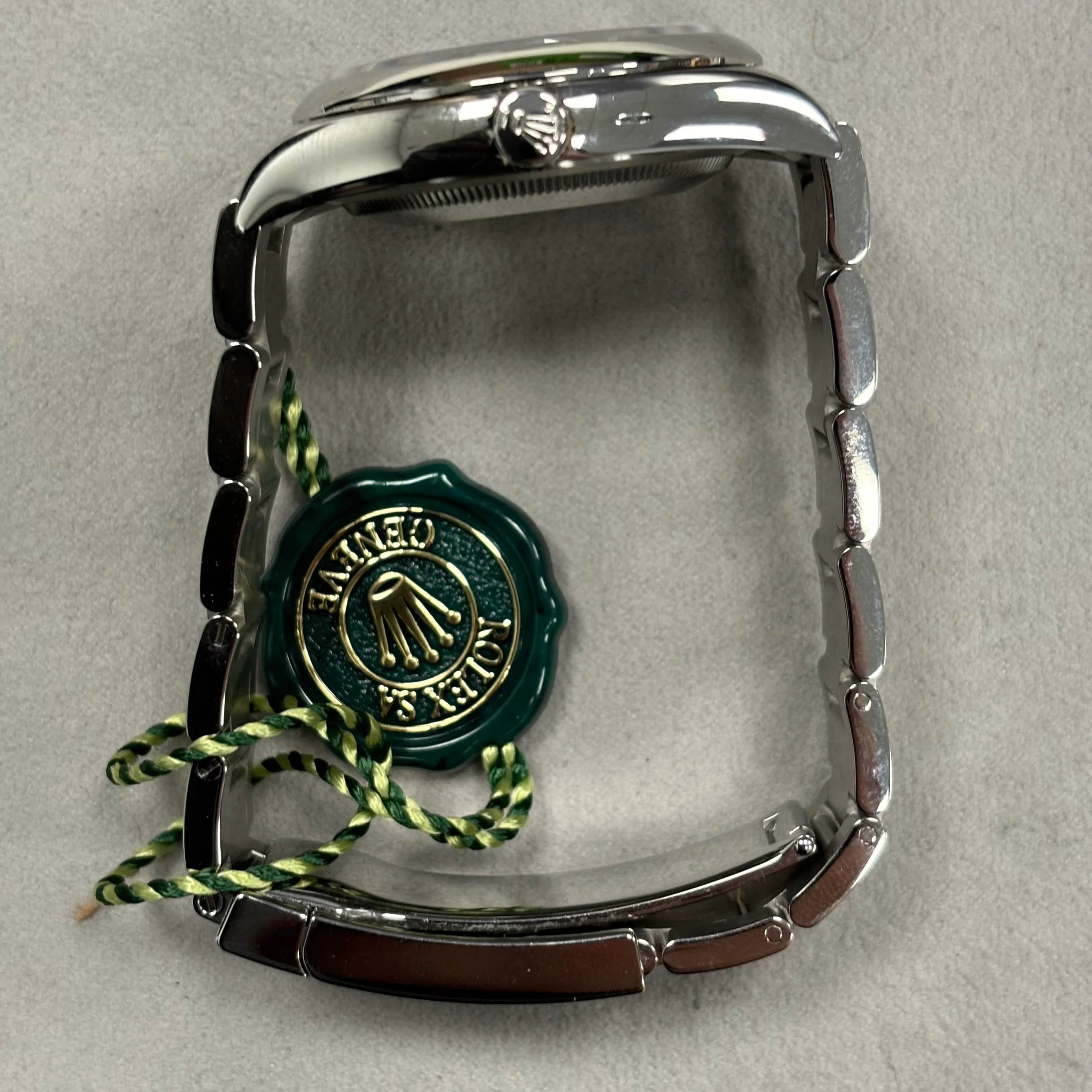 Rolex Oyster Perpetual 36mm Green Dial Watch Ref# 126000 - Image 5