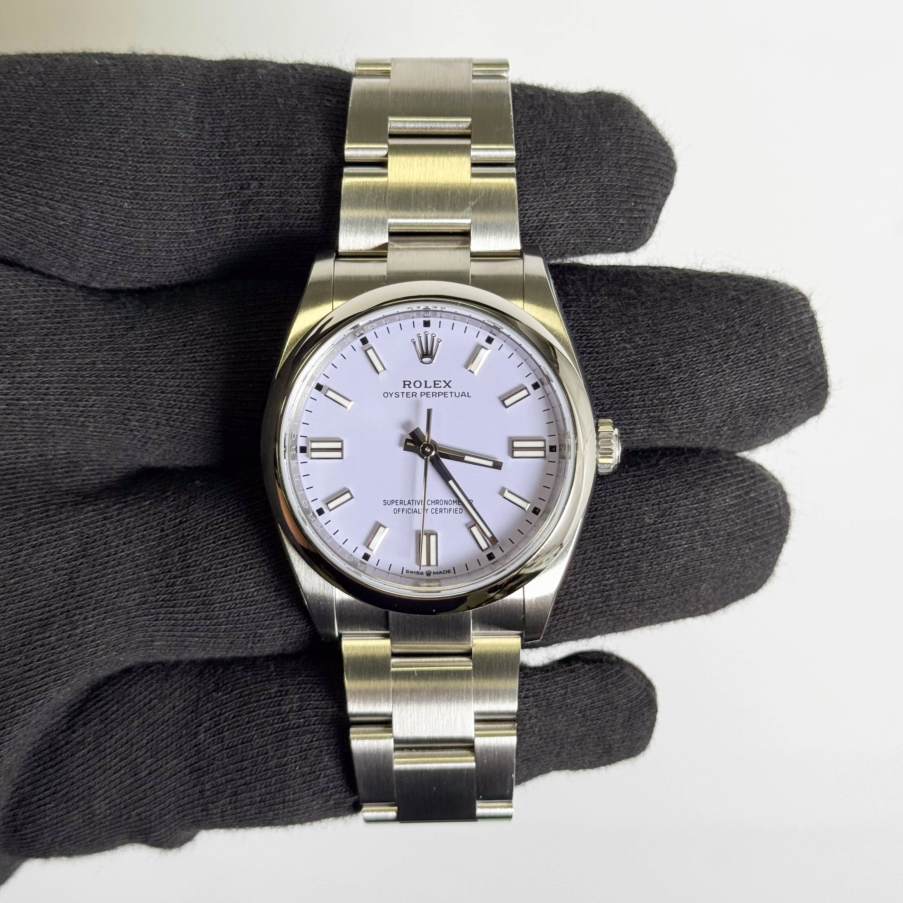 Rolex Oyster Perpetual 36mm Lilac Dial Watch Ref# 126000 - Image 2