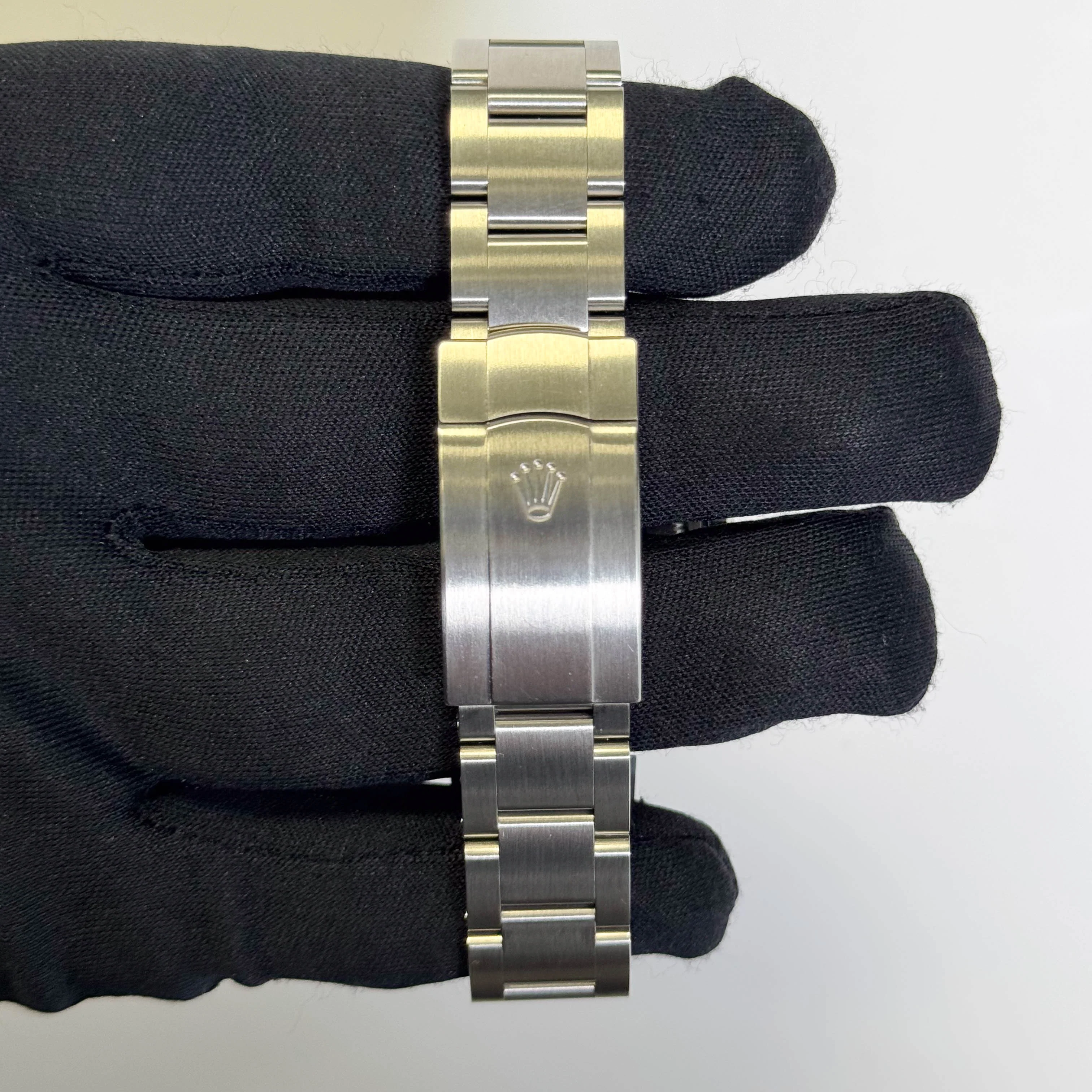 Rolex Oyster Perpetual 36mm Pink Dial Watch Ref# 126000 - Image 4