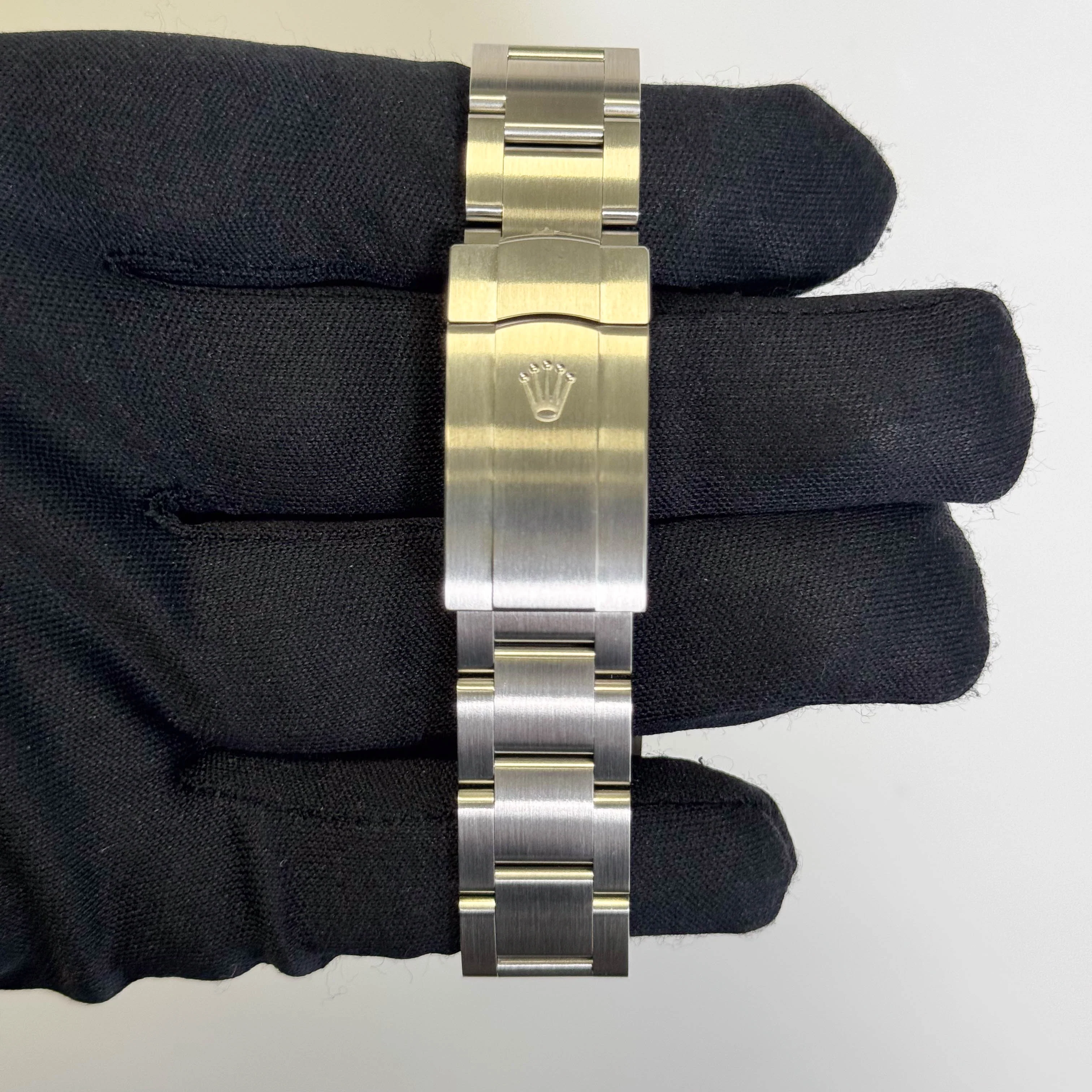 Rolex Oyster Perpetual 36mm Pink Dial Watch Ref# 126000 - Image 4