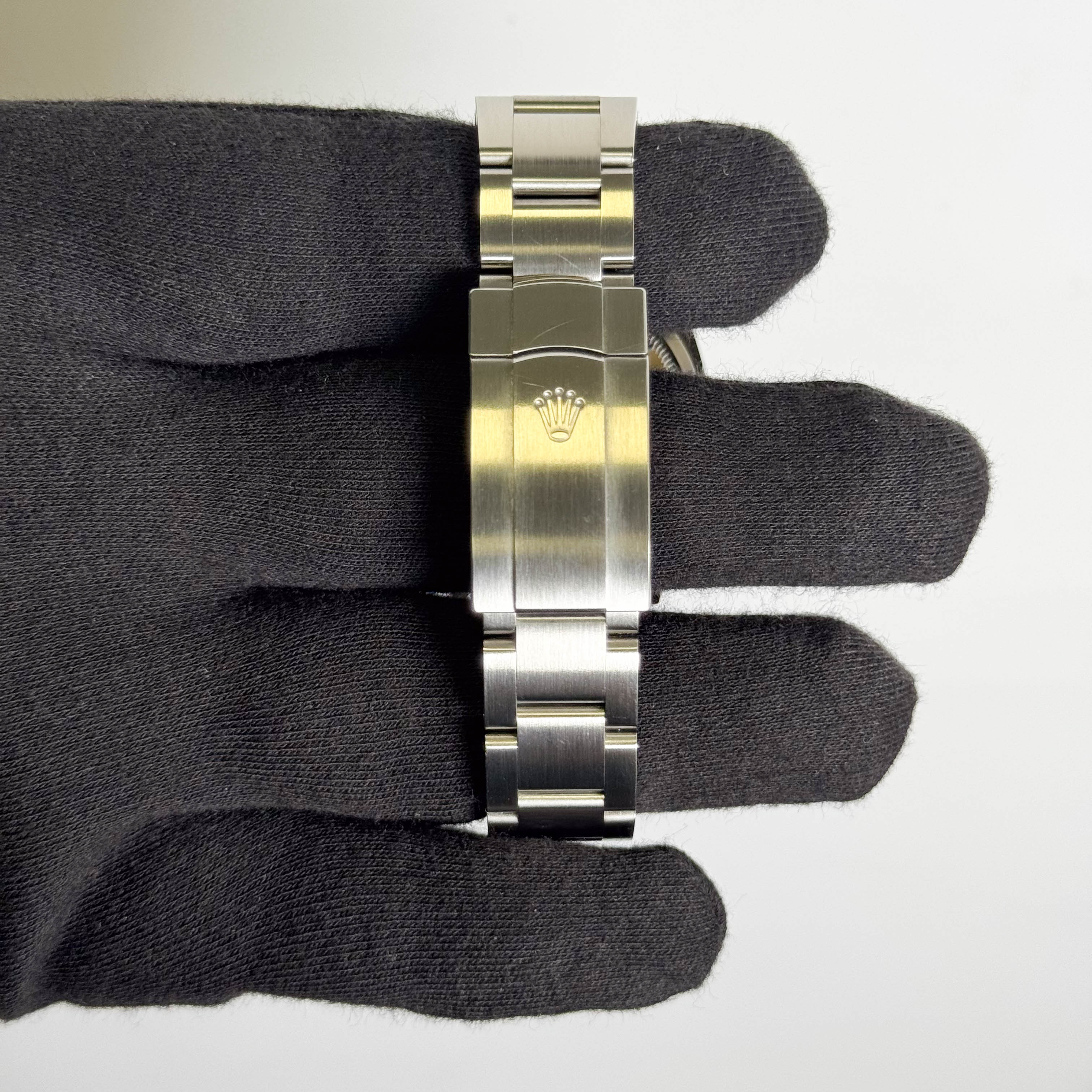 Rolex Oyster Perpetual 36mm Pistachio Dial Watch Ref# 126000 - Image 4