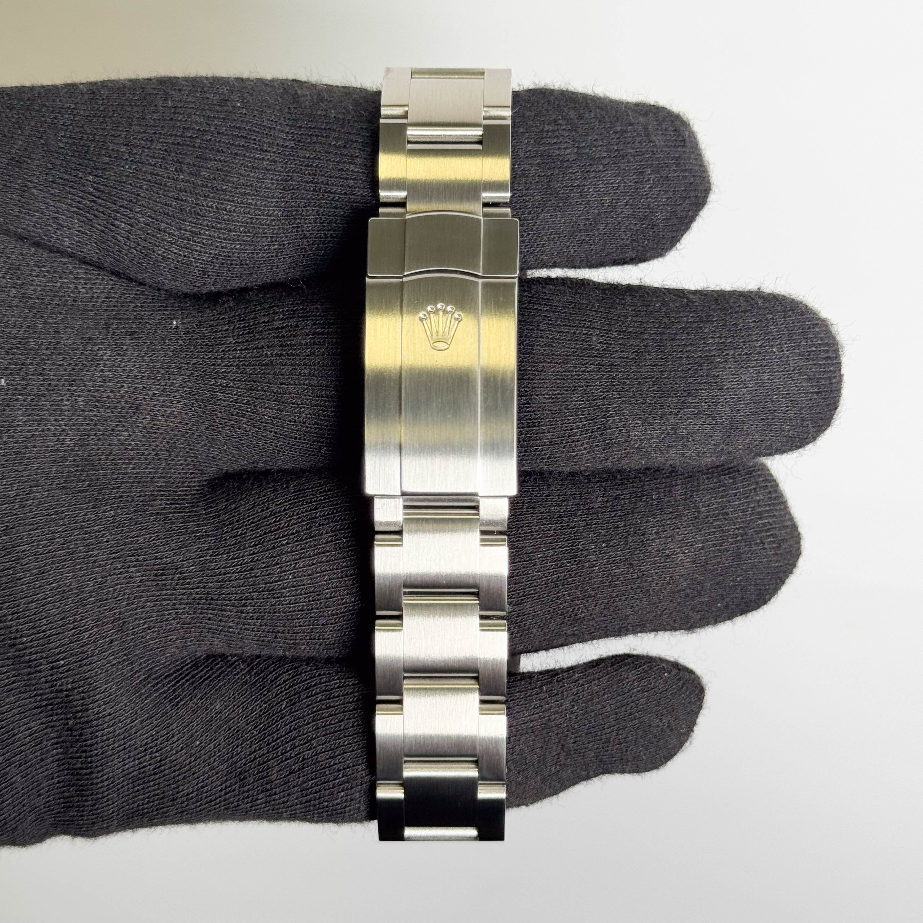 Rolex Oyster Perpetual 41mm Blue Dial Watch Ref# 124300 - Image 4