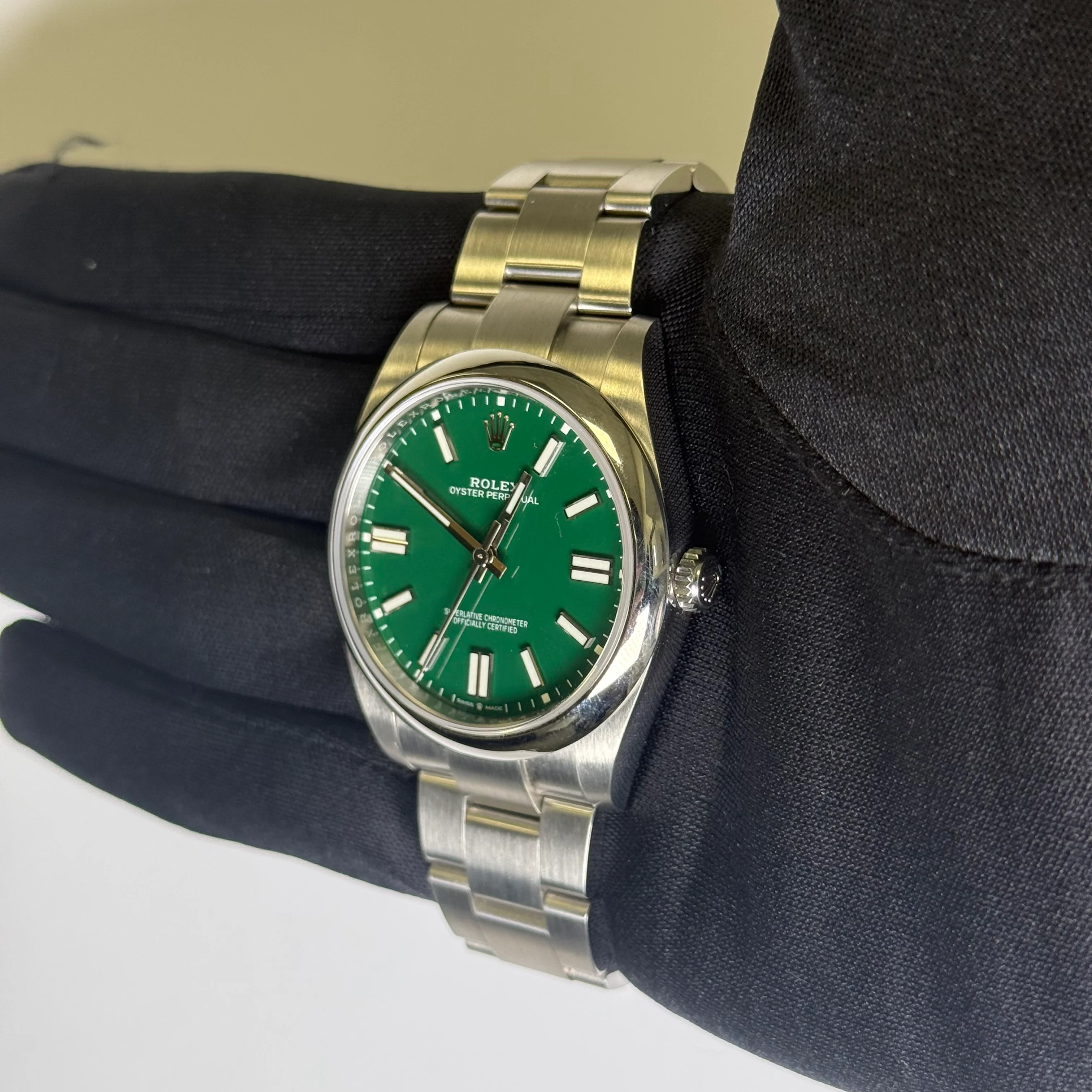 Rolex Oyster Perpetual 41mm Green Dial Watch Ref# 124300 - Image 3