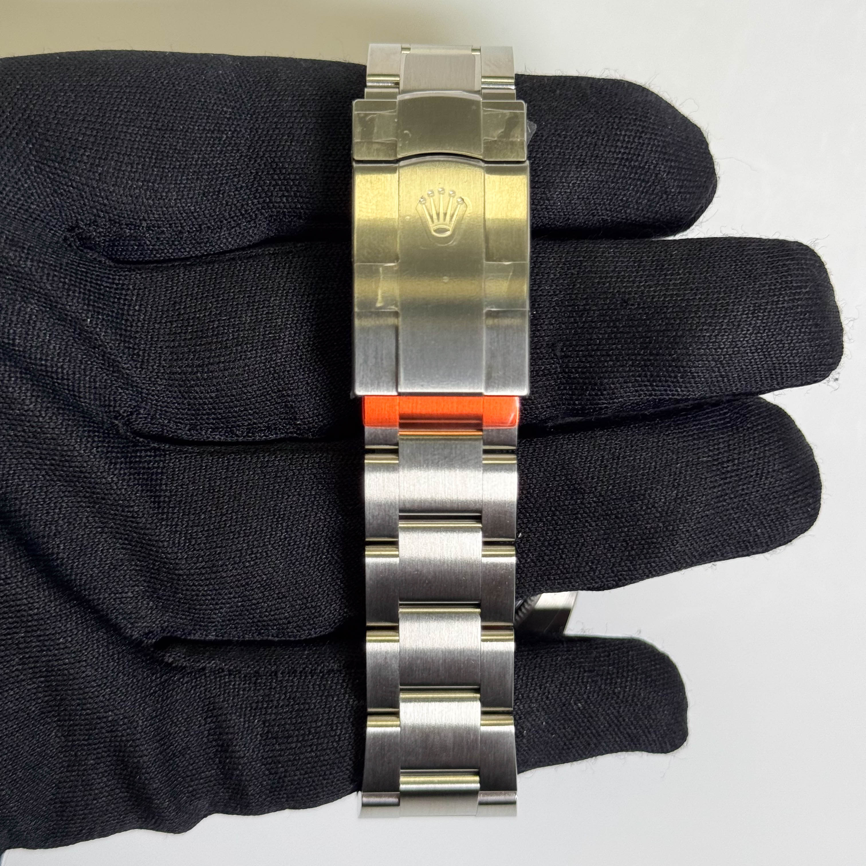 Rolex Oyster Perpetual 41mm Green Dial Watch Ref# 134300 - Image 4