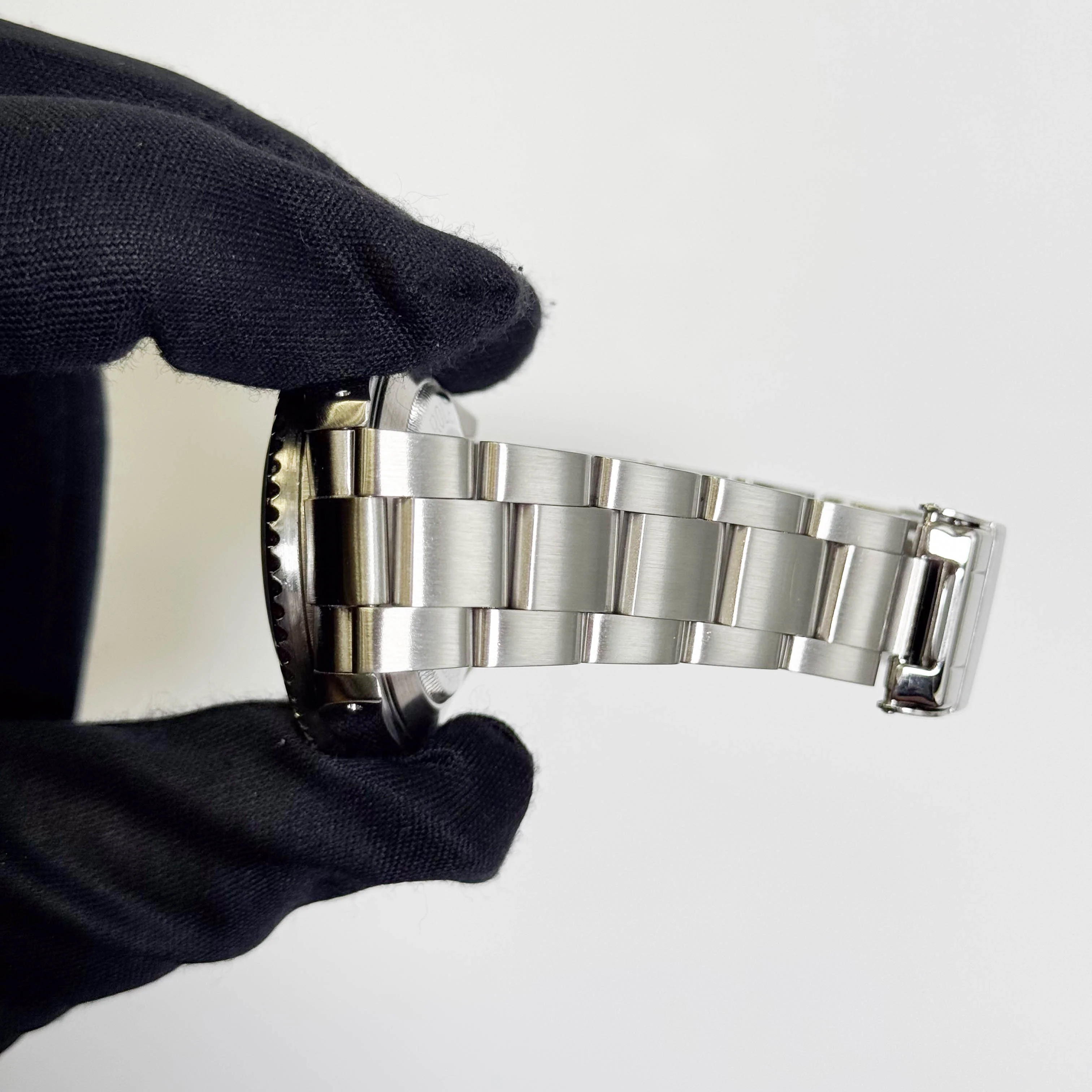 Rolex Sea-Dweller 40mm Black Dial Watch Ref# 16600 - Image 5