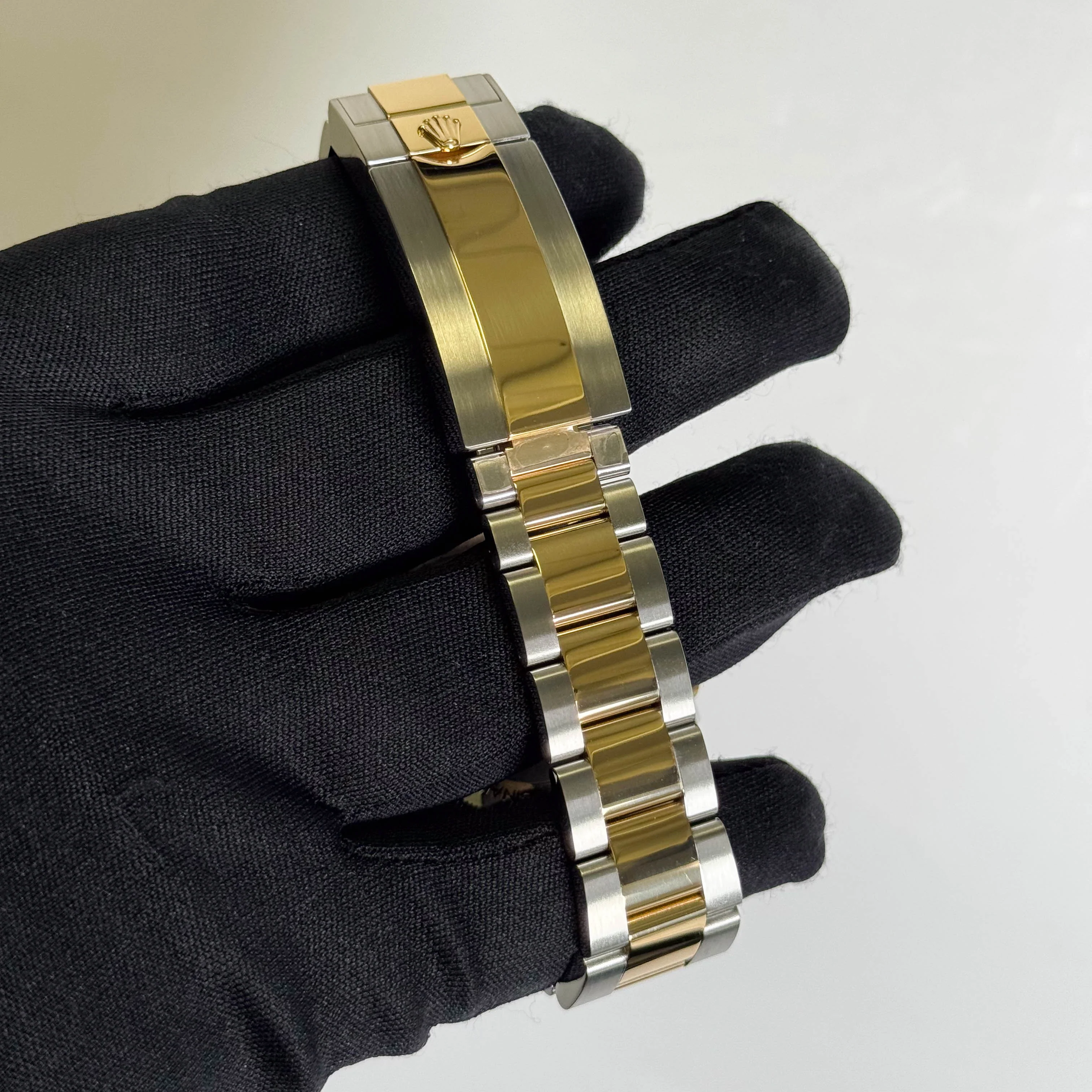 Rolex Sea-Dweller 43mm Black Dial Watch Ref# 126603 - Image 4