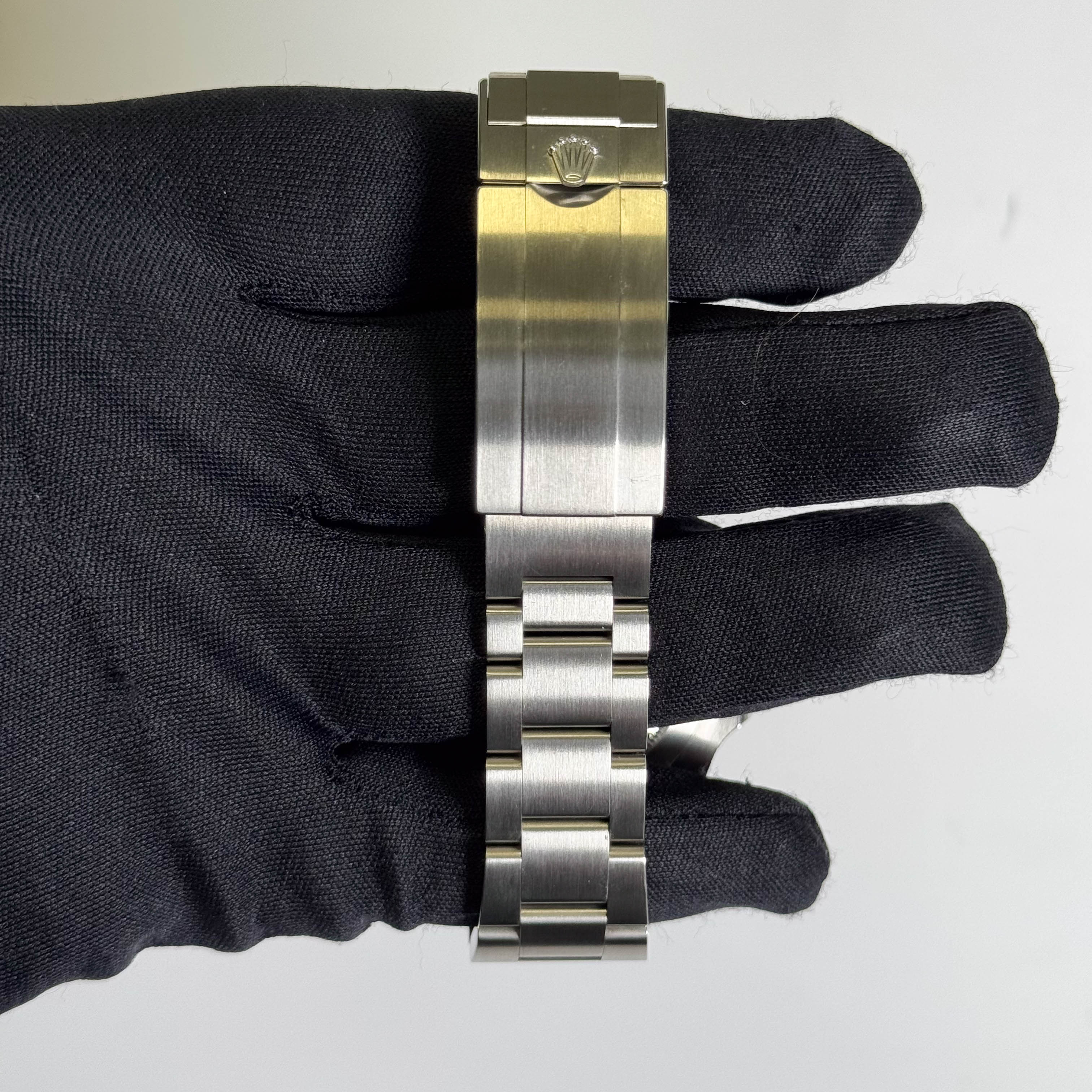 Rolex Sea-Dweller 43mm Black Dial Watch Ref# 126600 - Image 4