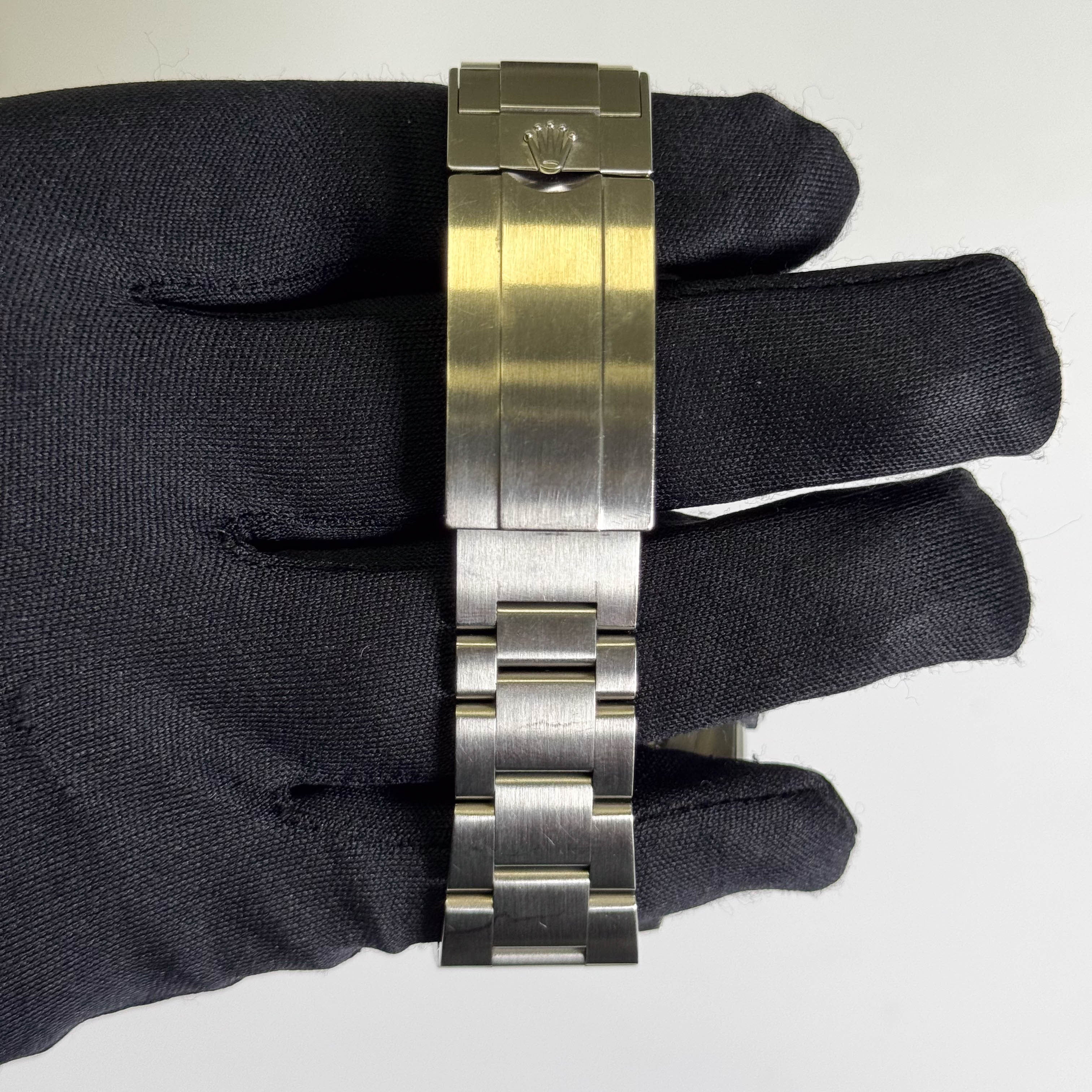 Rolex Sea-Dweller 43mm Black Dial Watch Ref# 126600 - Image 4