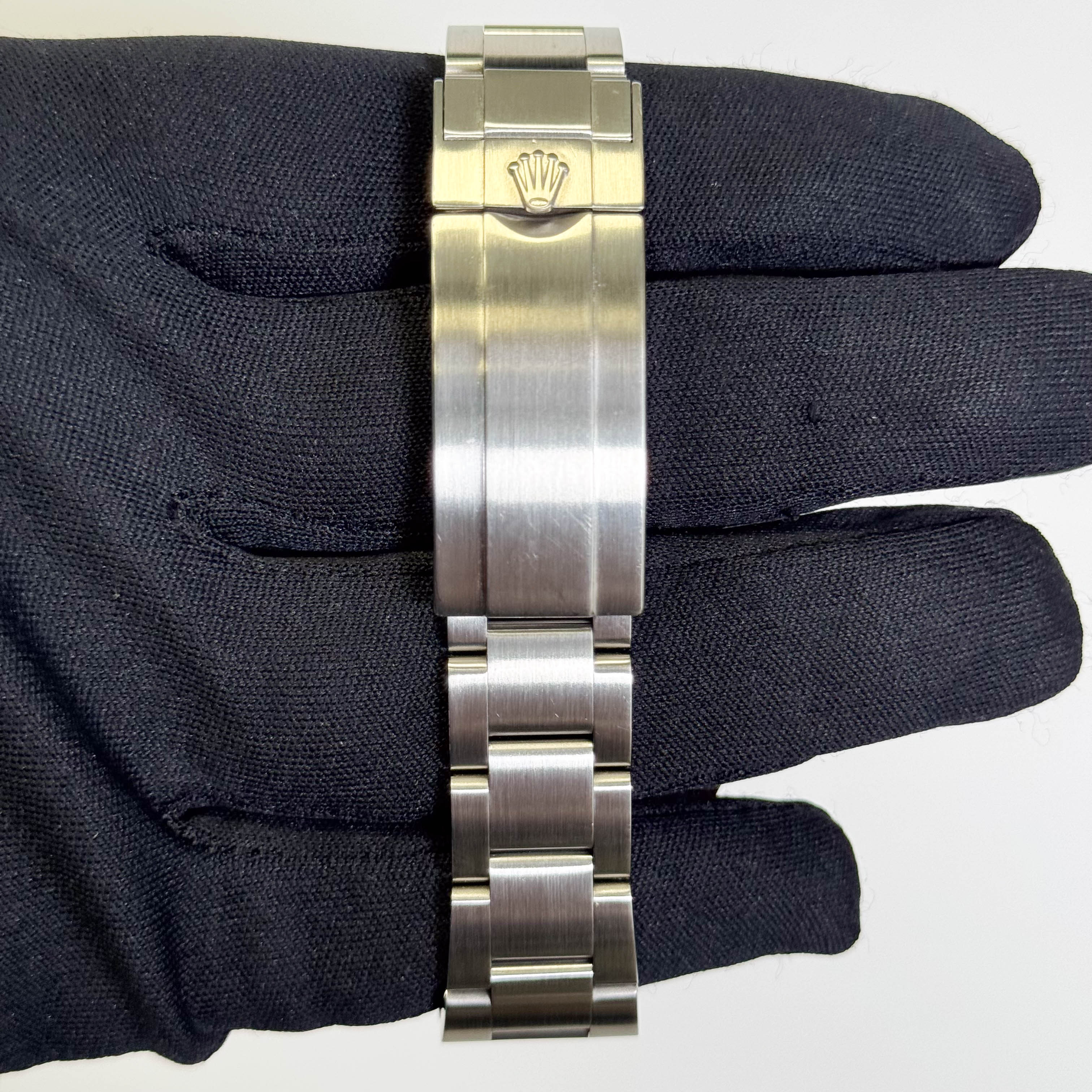 Rolex Submariner 40mm Black Dial Watch Ref# 116610LN - Image 4