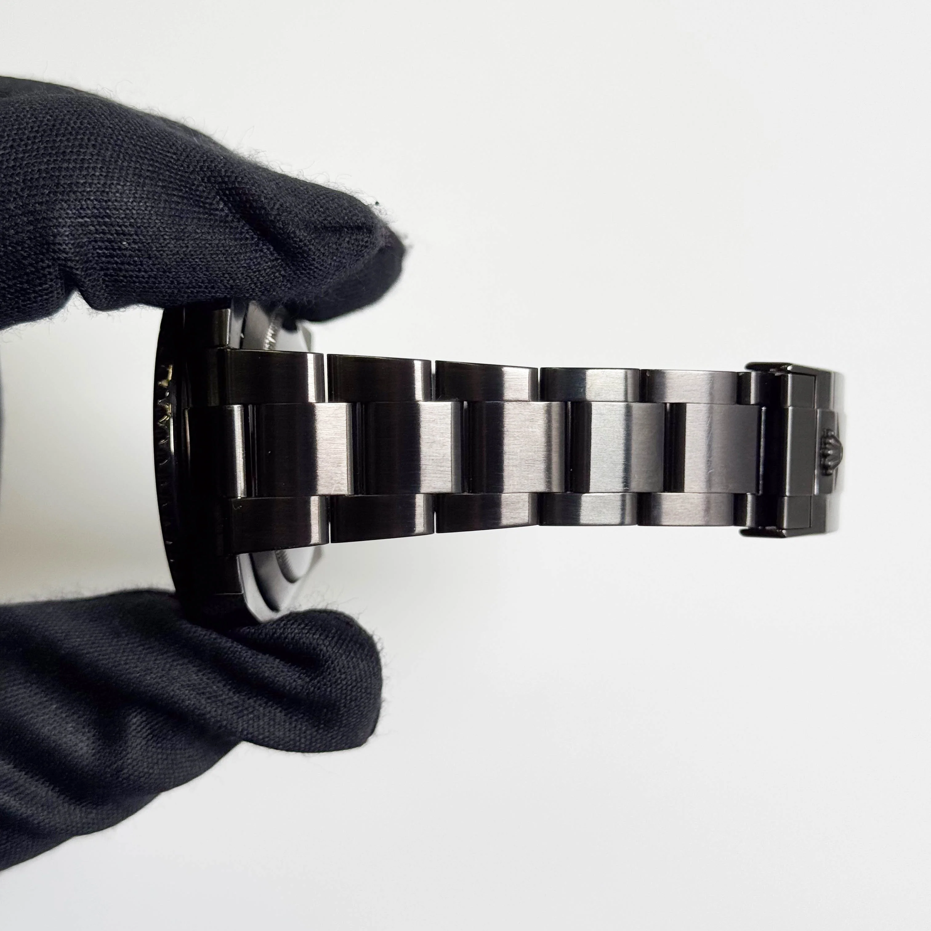 Rolex Submariner 40mm Black Dial Watch Ref# 116610 - Image 5