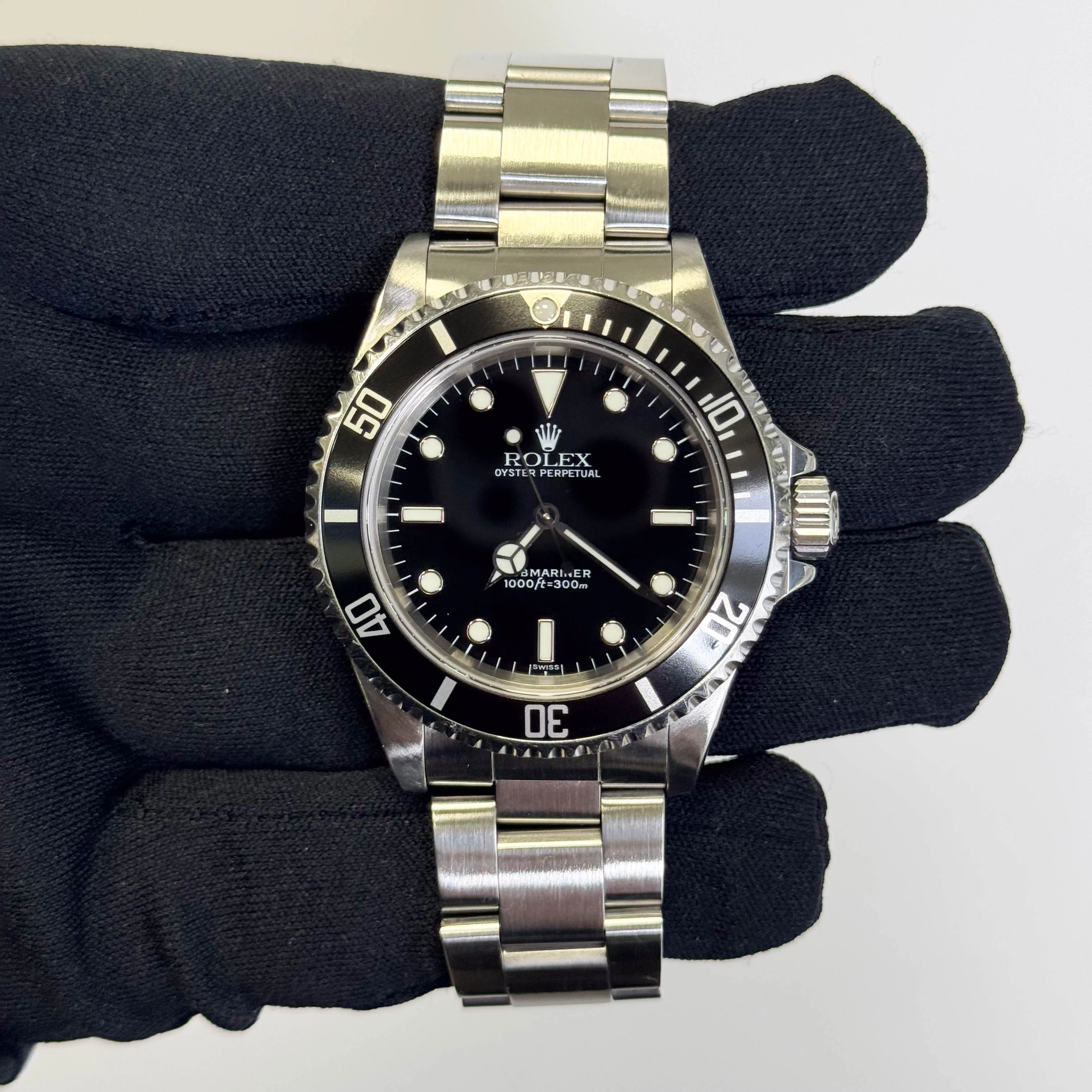 Rolex No Date Submariner 40mm Black Dot Dial Watch Ref# 14060 - Image 2
