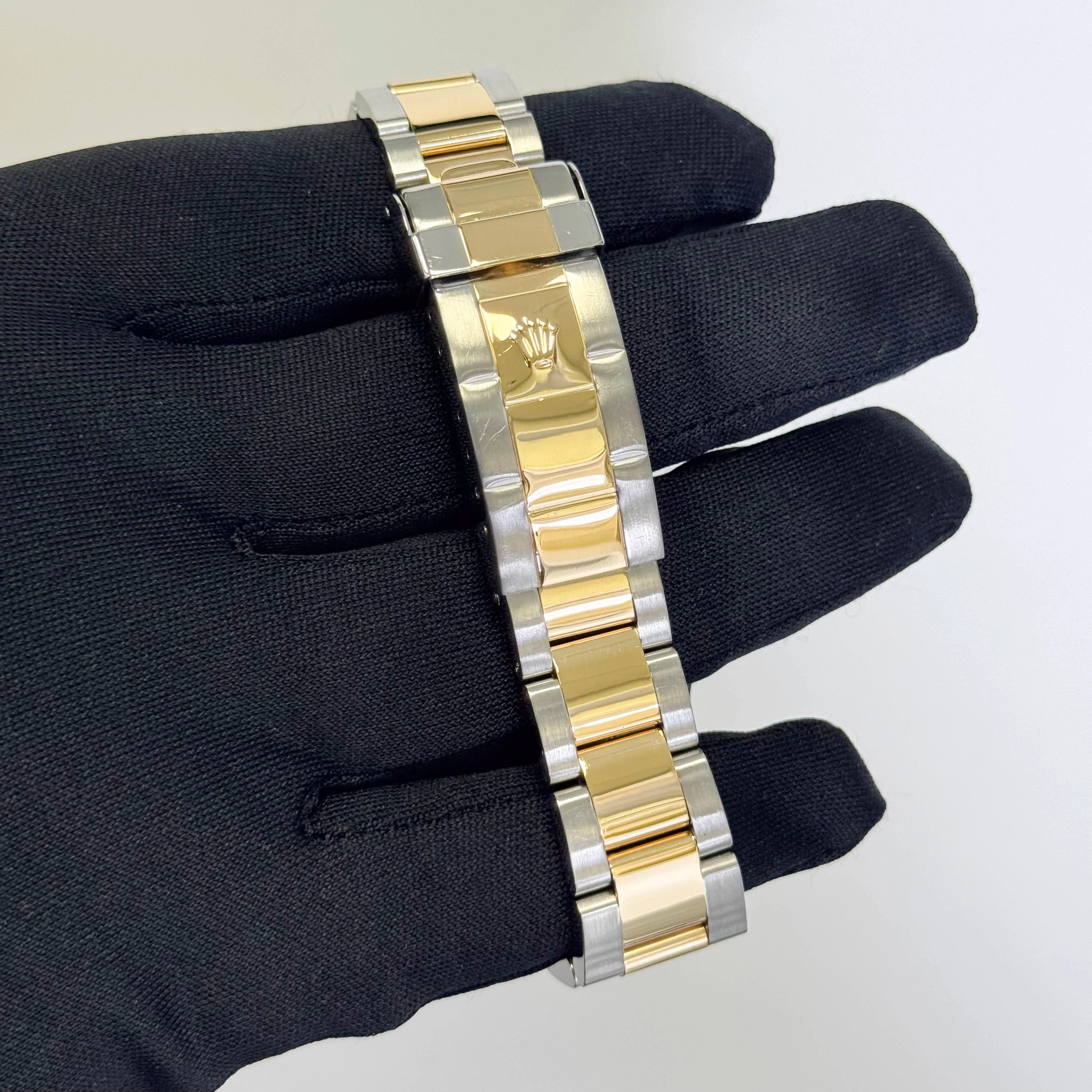 Rolex Submariner 40mm Blue Dial Watch Ref# 16613 - Image 4