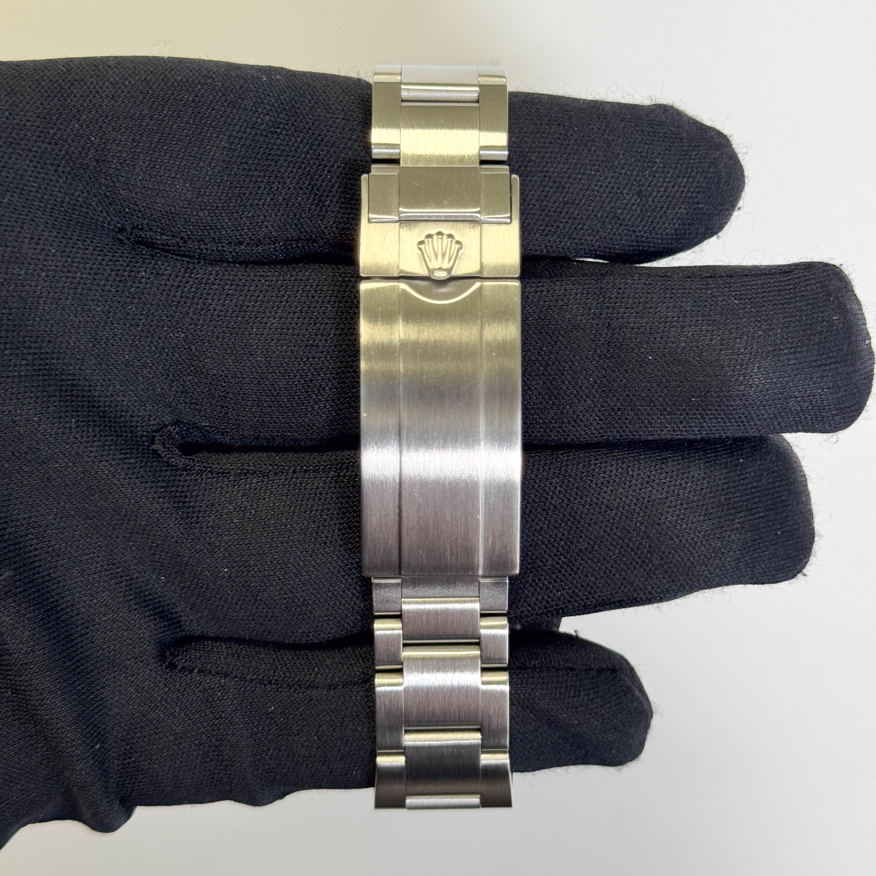 Rolex Submariner 40mm Green Dial Watch Ref# 116610LV - Image 4