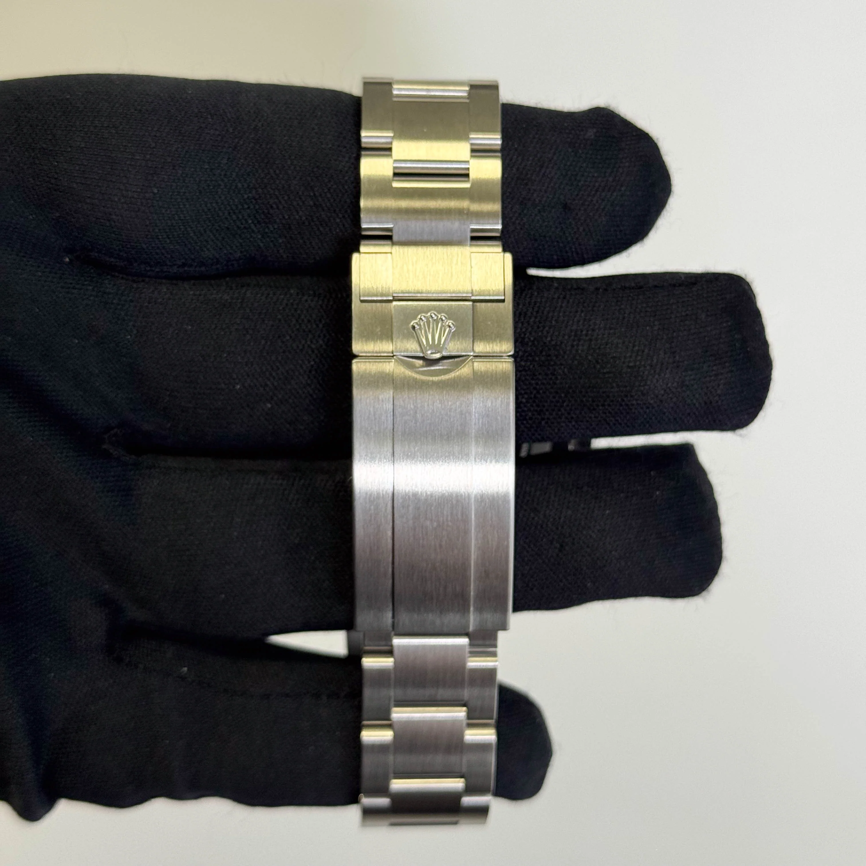Rolex Submariner 41mm Black Dial Watch Ref# 124060 - Image 4