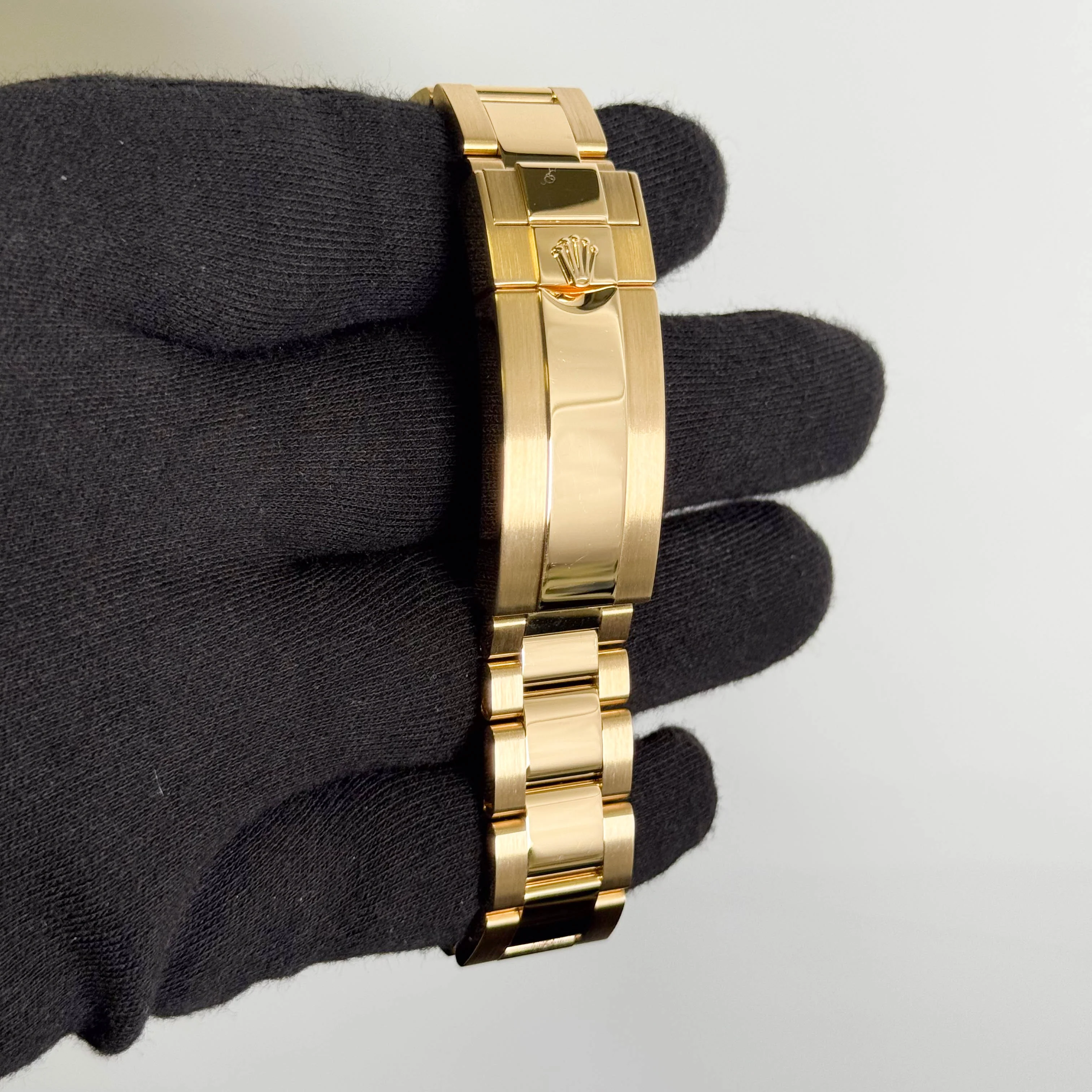 Rolex Submariner 41mm Black Dial Watch Ref# 126618LN - Image 4
