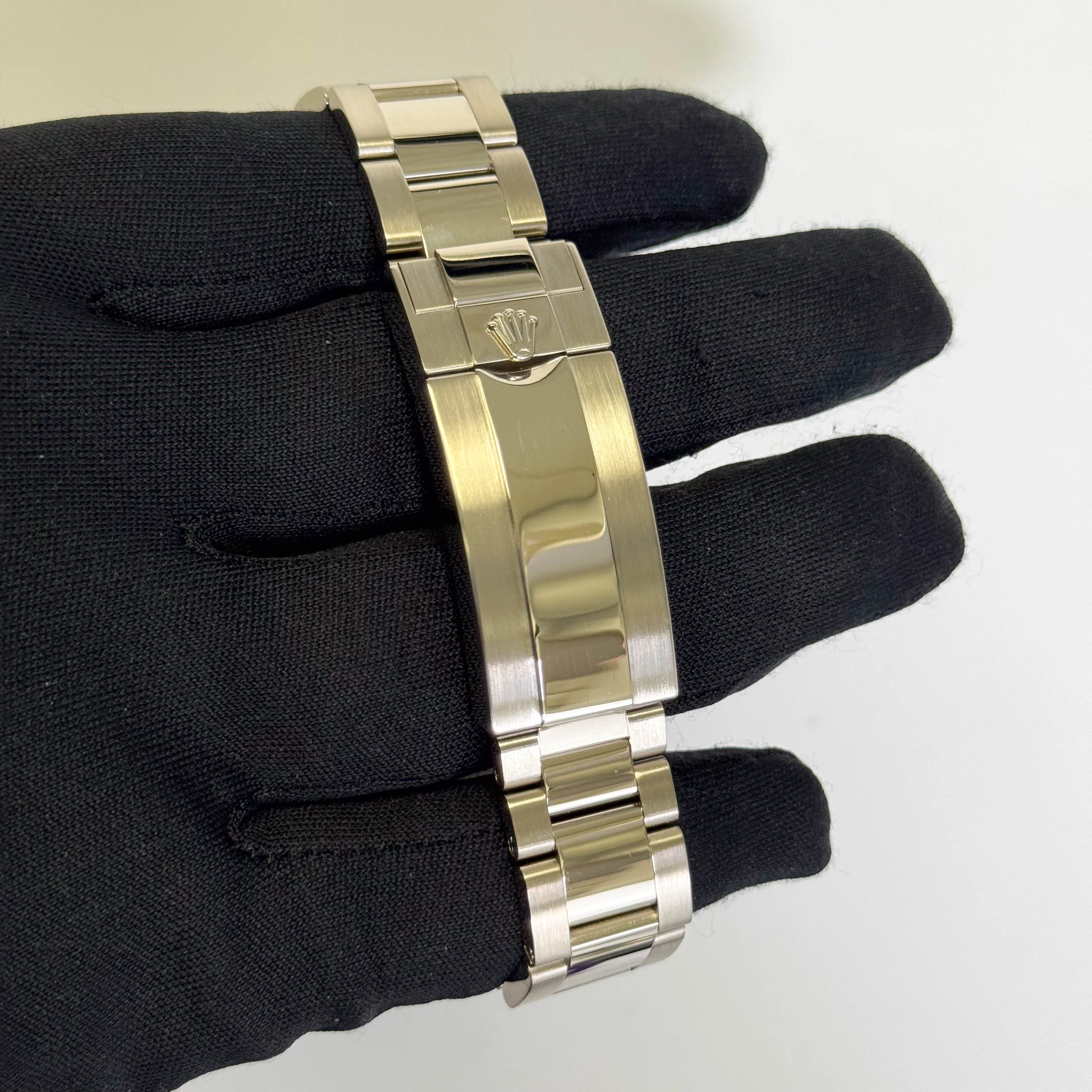 Rolex Submariner 41mm Black Dial Watch Ref# 126619LB - Image 4
