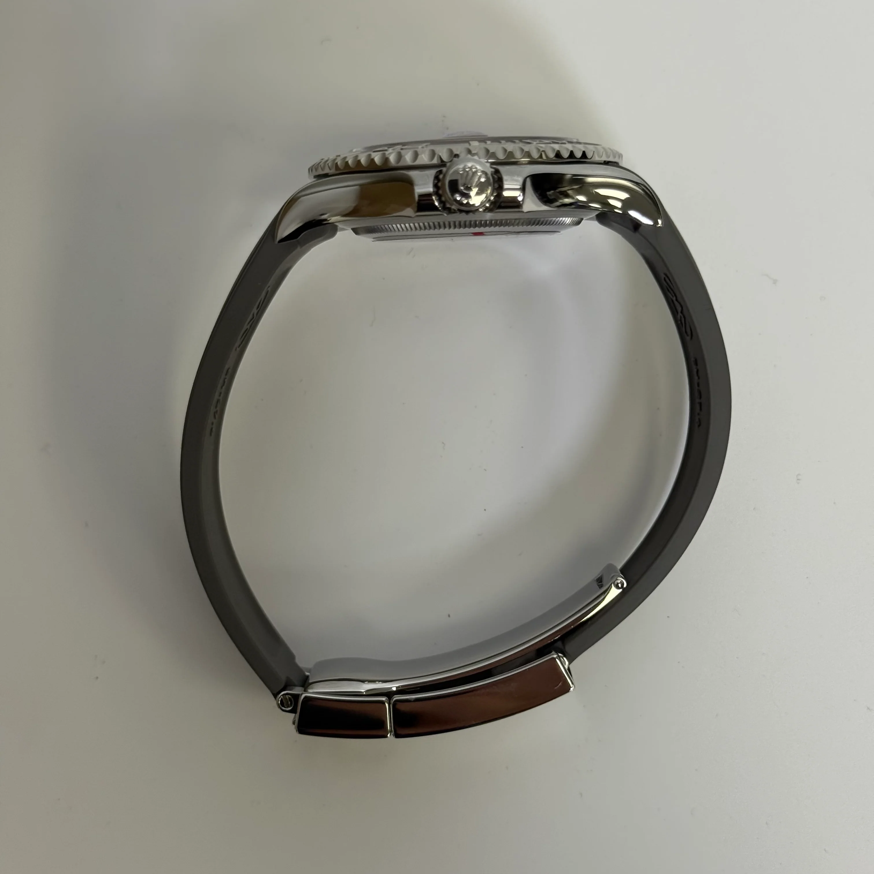 Rolex Yacht-Master 40mm Rhodium Dial Watch Ref# 126622 - Image 4