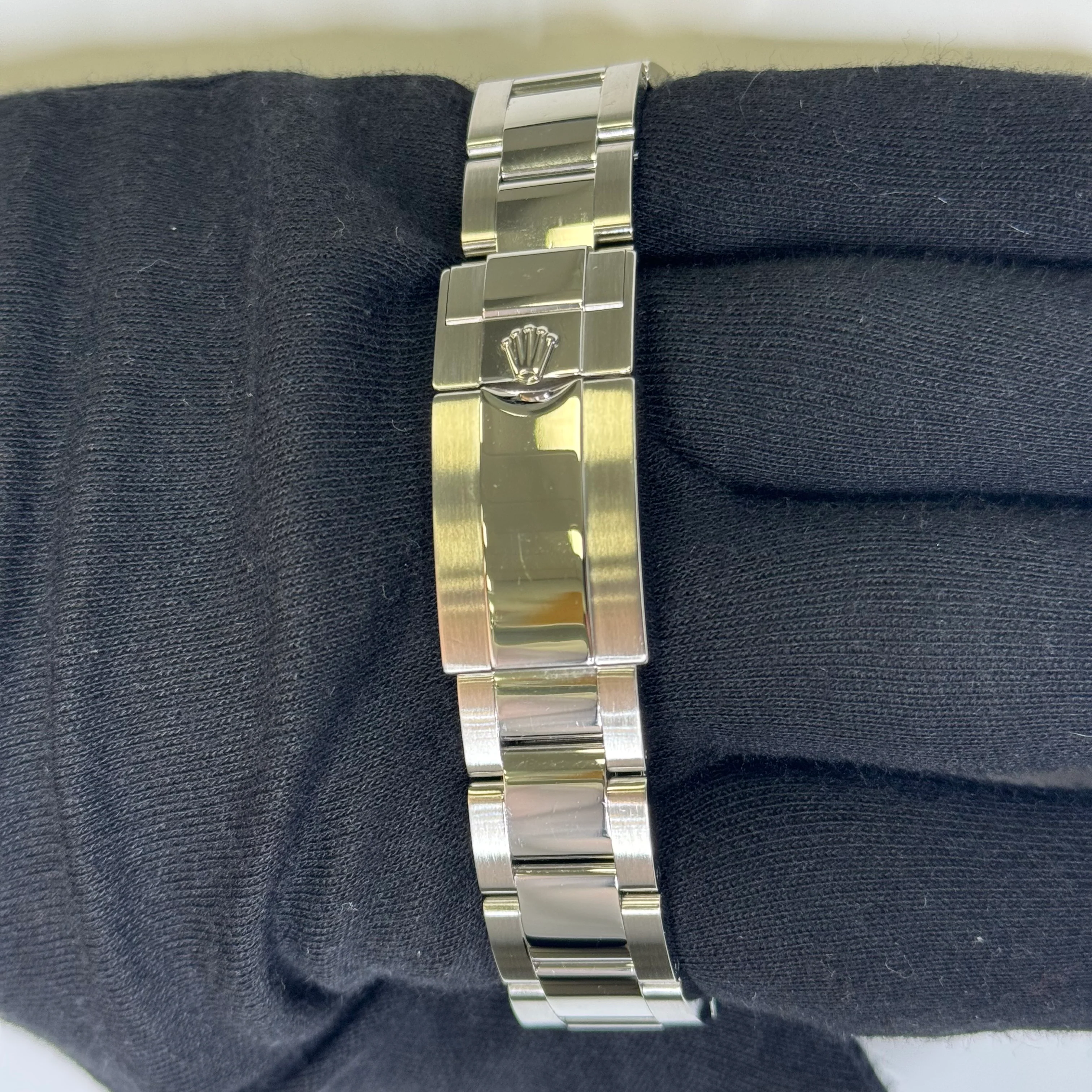 Rolex Yacht-Master II 44mm White Dial Watch Ref# 116680 - Image 4