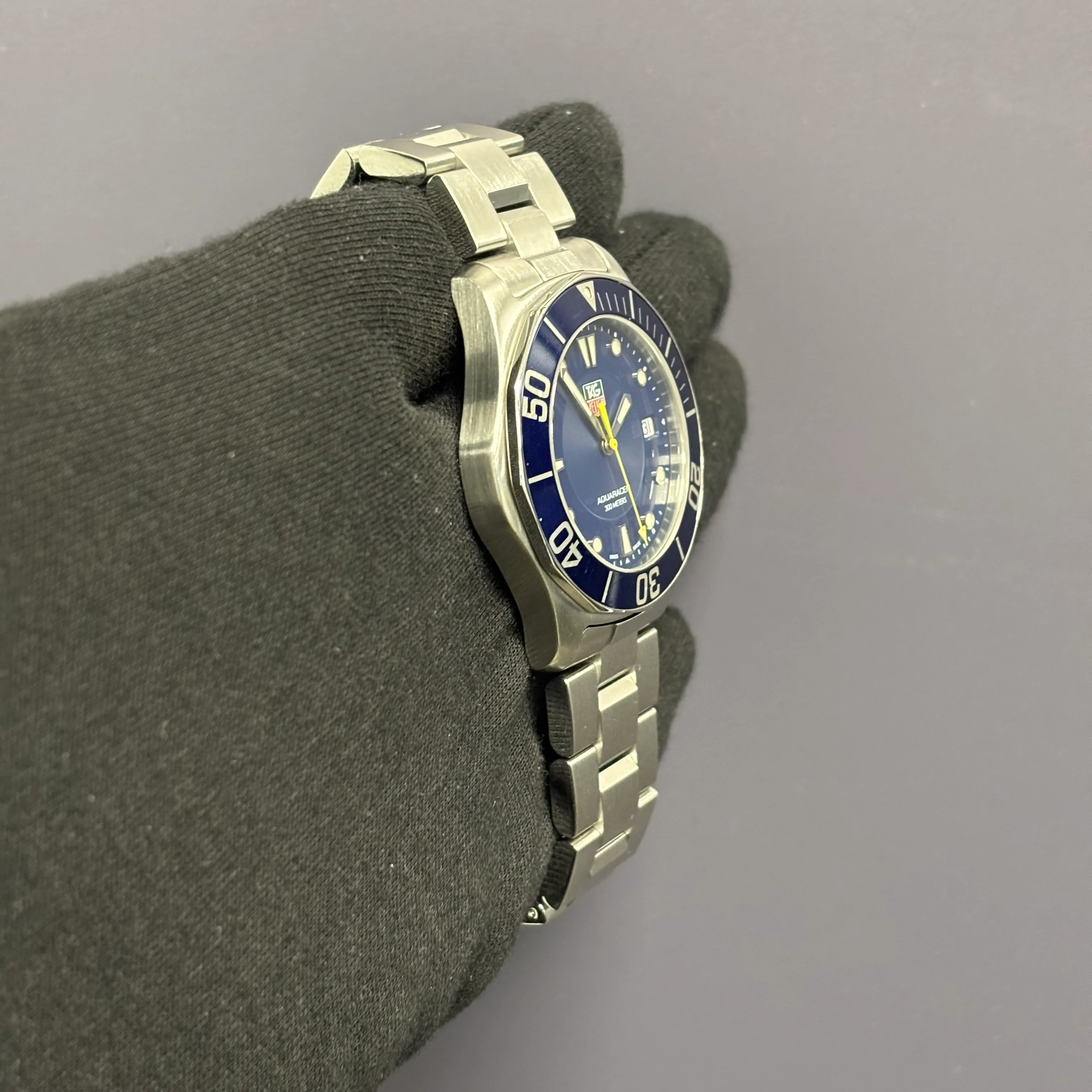 Tag Heuer Aquaracer 39mm Blue Dial Watch Ref# WAB1112 - Image 3