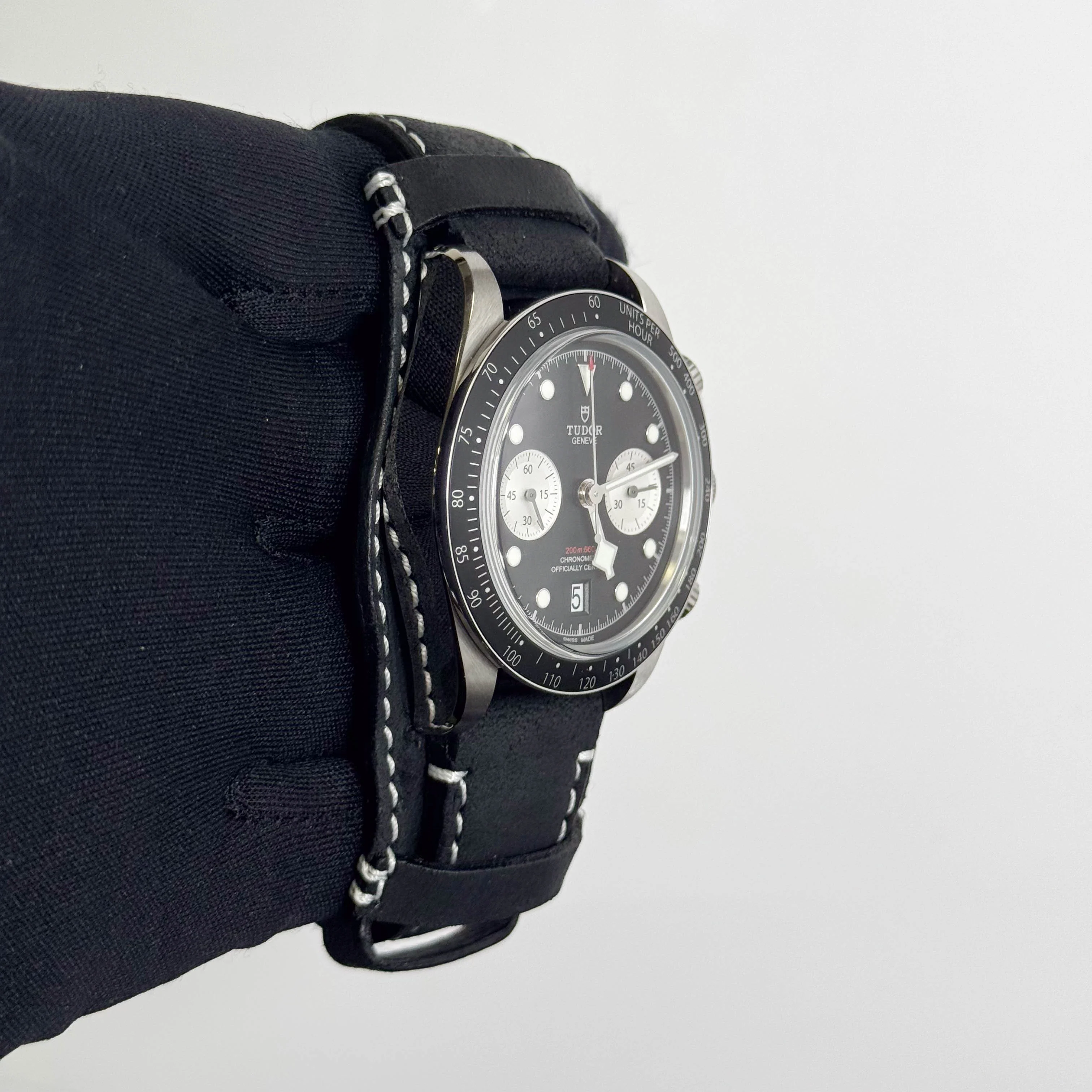 Tudor Black Bay Chrono 41mm Black Chronograph Dial Watch Ref# 79360N - Image 3