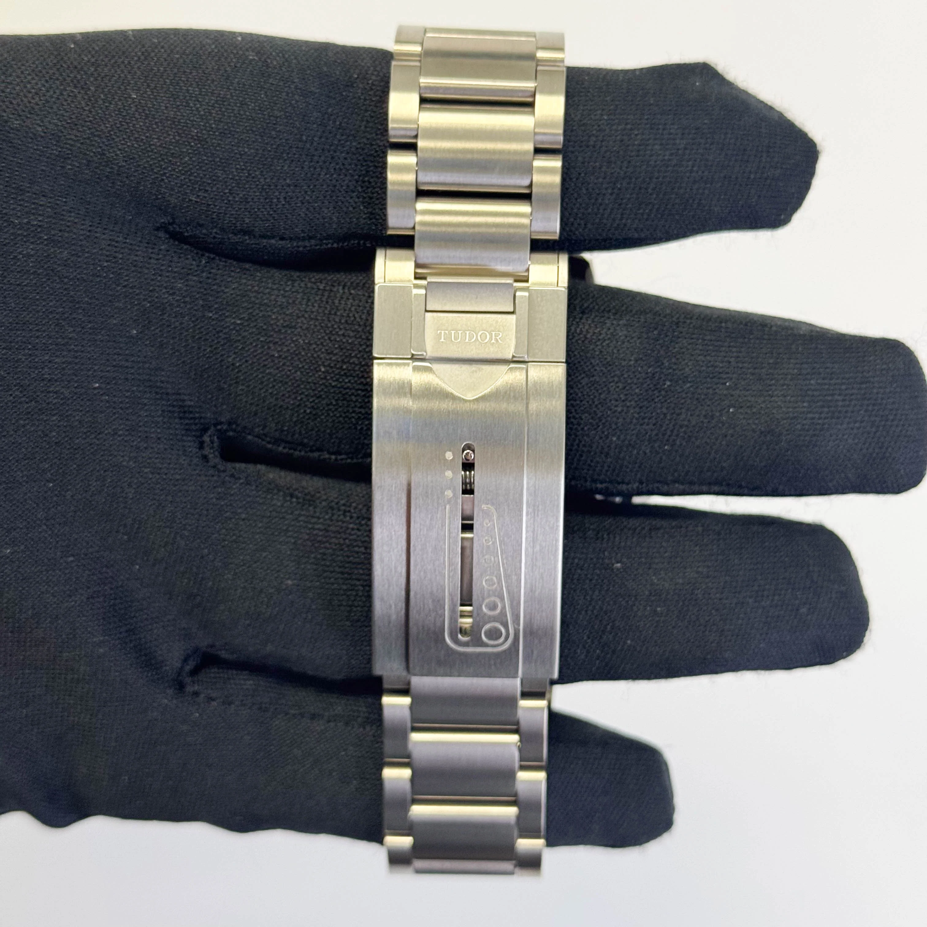 Tudor Pelagos Titanium 42mm Black Dial Watch Ref# 25600TN - Image 4