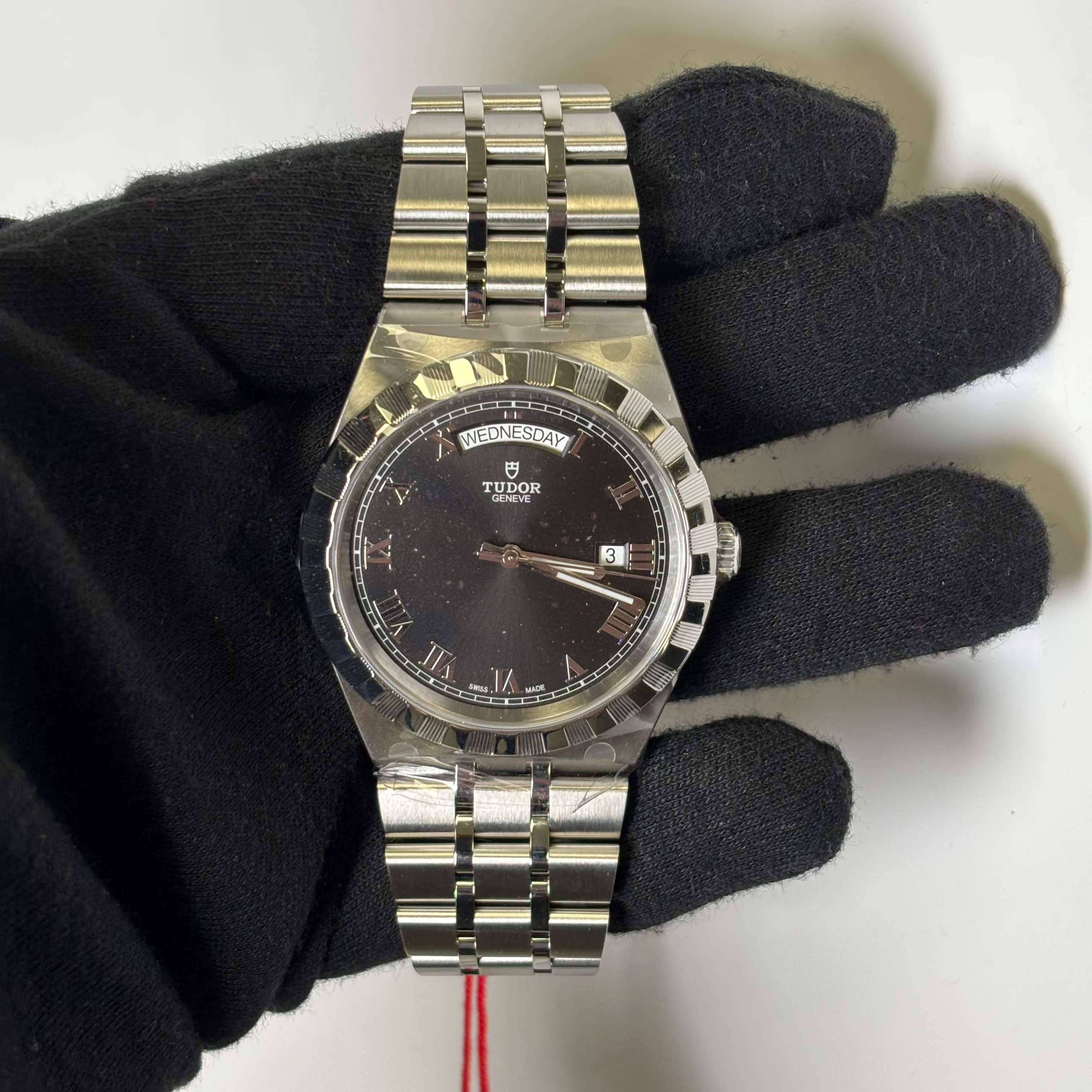 Tudor Royal 41mm Black Dial Watch Ref# 28600 - Image 2