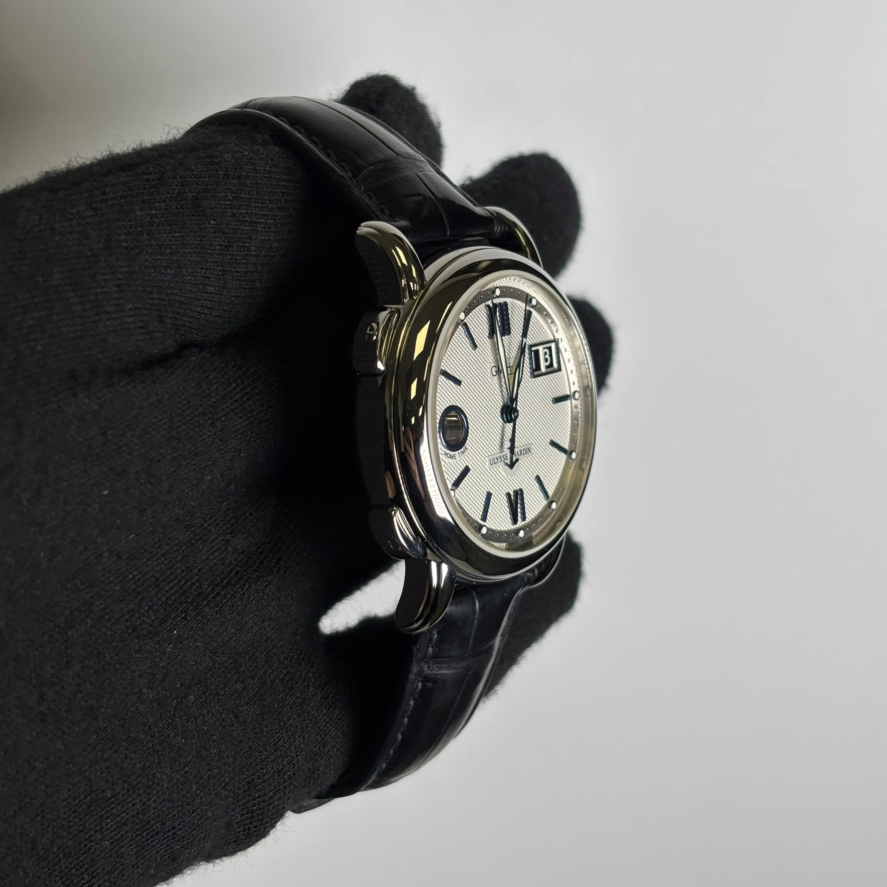 Ulysse Nardin GMT 40mm White Dial Watch Ref# 223-88 - Image 3
