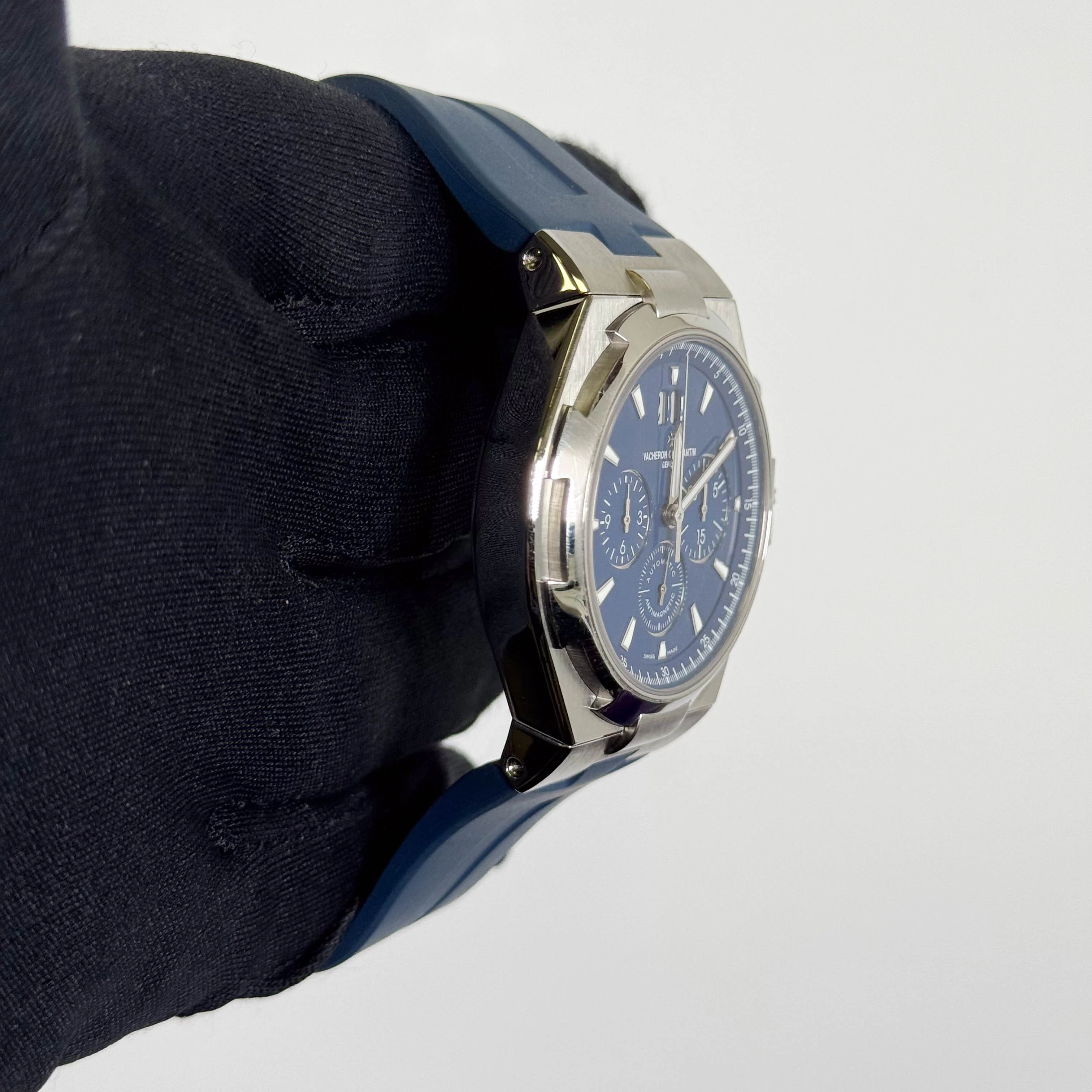 Vacheron Constantin Overseas 42mm Blue Dial Watch Ref# 49150/000A-9745 - Image 3