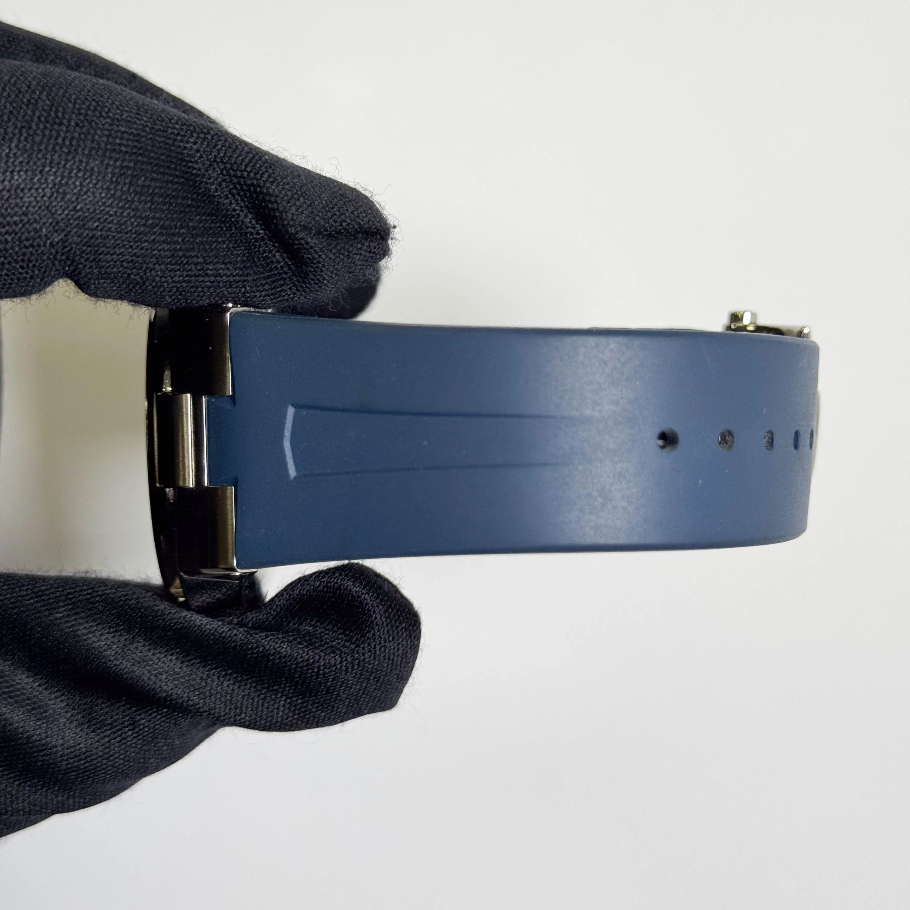 Vacheron Constantin Overseas 42mm Blue Dial Watch Ref# 49150/000A-9745 - Image 5